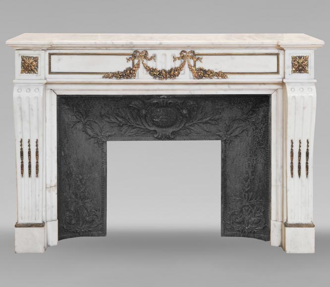 Louis XVI style semi-statuary marble mantel decorated with bronze garlands Louis XVI style semi-statuary marble mantel decorated with bronze garlands-0