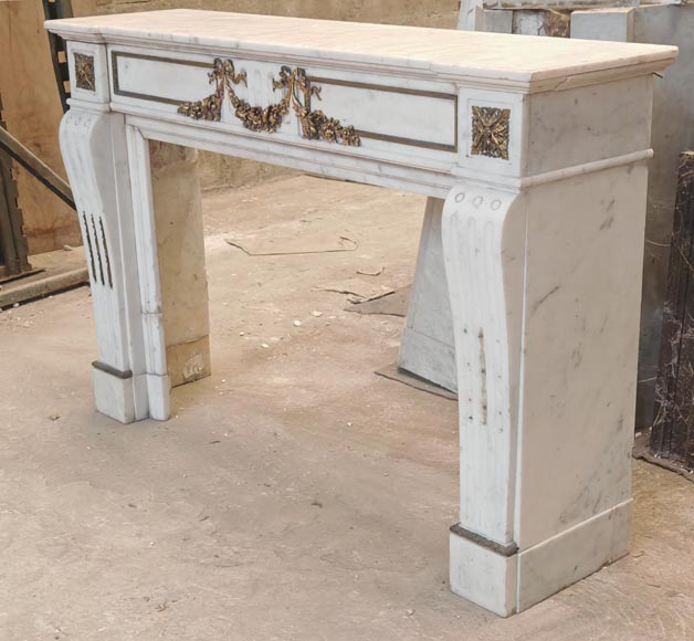 Louis XVI style semi-statuary marble mantel decorated with bronze garlands Louis XVI style semi-statuary marble mantel decorated with bronze garlands-7