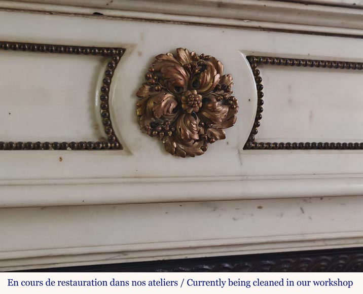 Louis XVI style curved mantel with half columns carved in half statuary marble with bronze décor Louis XVI style curved mantel with half columns carved in half statuary marble with bronze décor-2