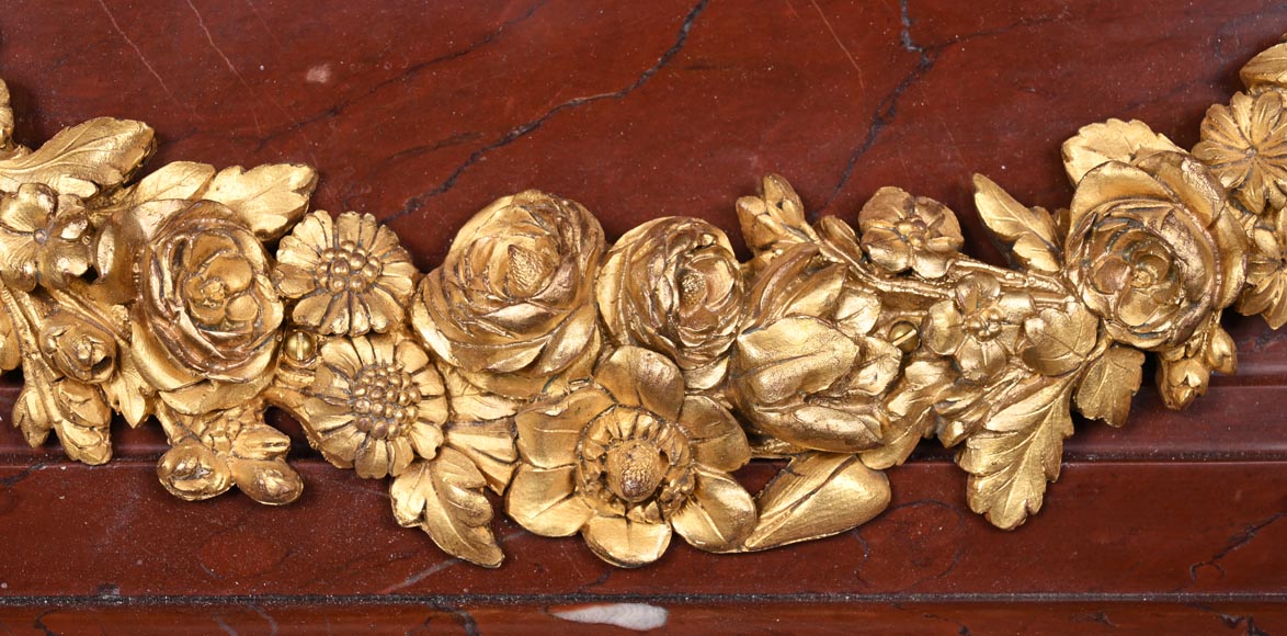 Louis XVI style fireplace in Antique Red marble, with bronze mounts, decorated with a garland Louis XVI style fireplace in Antique Red marble, with bronze mounts, decorated with a garland-2