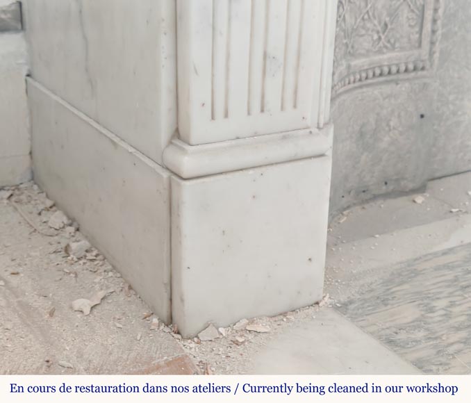 Louis XVI style semi-statuary marble mantel adorned with a frieze of flowers Louis XVI style semi-statuary marble mantel adorned with a frieze of flowers-5