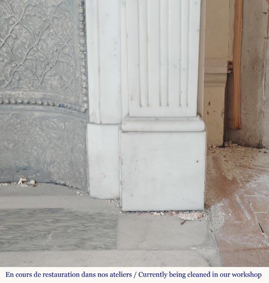 Louis XVI style semi-statuary marble mantel adorned with a frieze of flowers Louis XVI style semi-statuary marble mantel adorned with a frieze of flowers-8