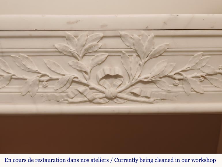 Louis XVI style curved mantel decorated with a laurel wreath Louis XVI style curved mantel decorated with a laurel wreath-1