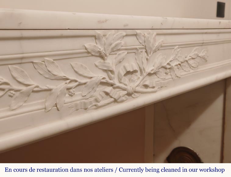 Louis XVI style curved mantel decorated with a laurel wreath Louis XVI style curved mantel decorated with a laurel wreath-2