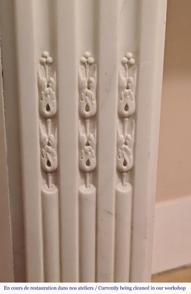 Louis XVI style curved mantel decorated with a laurel wreath Louis XVI style curved mantel decorated with a laurel wreath-5