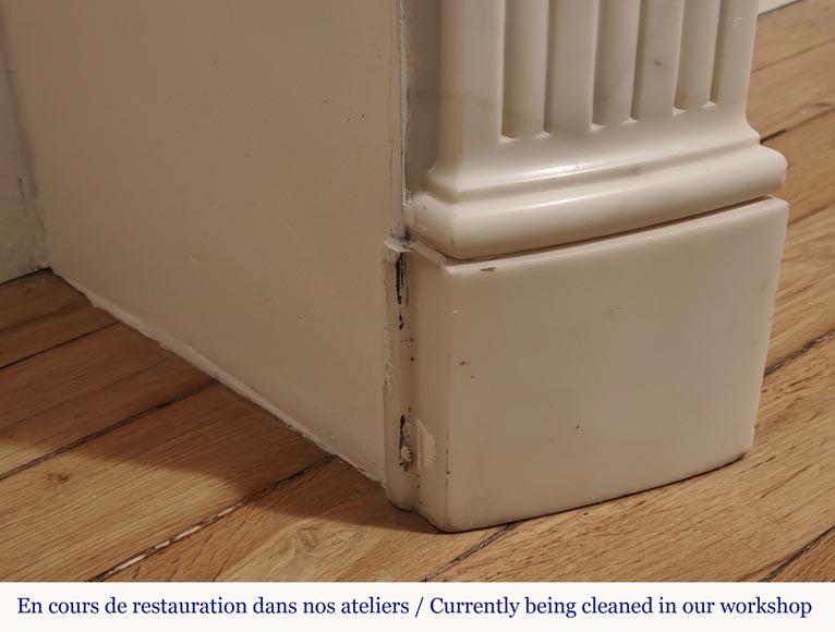 Louis XVI style curved mantel decorated with a laurel wreath Louis XVI style curved mantel decorated with a laurel wreath-6