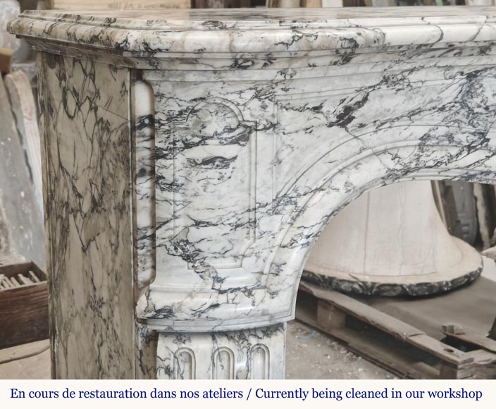 Large Louis XV style fireplace decorated with a large shell, in Seravezza marble Large Louis XV style fireplace decorated with a large shell, in Seravezza marble-6