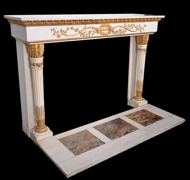 Very beautiful antique Louis XVI style fireplace in Statuary Carrara marble with quiver-shaped columns, after the model from the Chateau of Fontainebleau Very beautiful antique Louis XVI style fireplace in Statuary Carrara marble with quiver-shaped columns, after the model from the Chateau of Fontainebleau-7