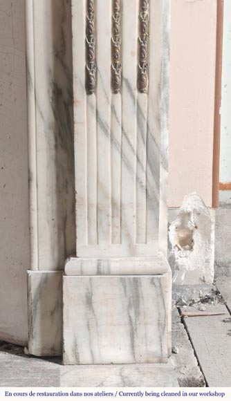 Louis XVI style fireplace with bronze decoration in Arabescato marble Louis XVI style fireplace with bronze decoration in Arabescato marble-7