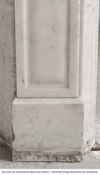 Louis XV style fireplace in Carrara marble decorated with a shell Louis XV style fireplace in Carrara marble decorated with a shell-3