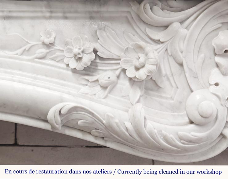 Louis XV style fireplace in Carrara marble, decorated with a floral shell Louis XV style fireplace in Carrara marble, decorated with a floral shell-3
