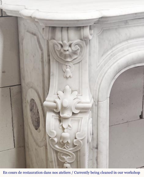Louis XV style fireplace in Carrara marble, decorated with a floral shell Louis XV style fireplace in Carrara marble, decorated with a floral shell-7