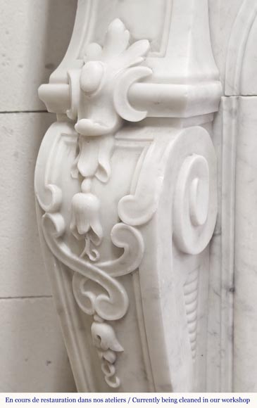 Louis XV style fireplace in Carrara marble, decorated with a floral shell Louis XV style fireplace in Carrara marble, decorated with a floral shell-8