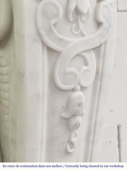 Louis XV style fireplace in Carrara marble, decorated with a floral shell Louis XV style fireplace in Carrara marble, decorated with a floral shell-13