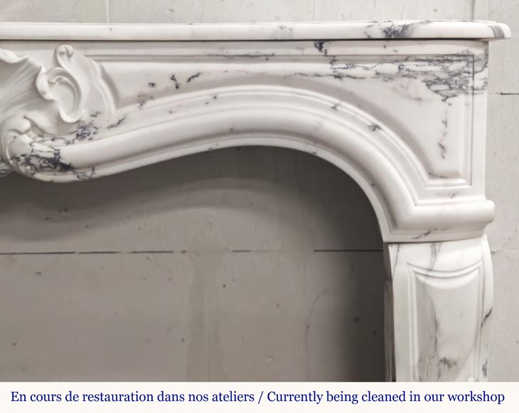 Louis XV style fireplace decorated with a large shell, in Paonazzo marble Louis XV style fireplace decorated with a large shell, in Paonazzo marble-7