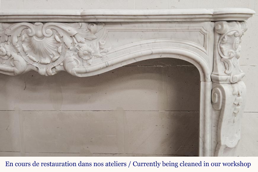 Louis XV style fireplace in Carrara marble, with shell and flower decoration Louis XV style fireplace in Carrara marble, with shell and flower decoration-8