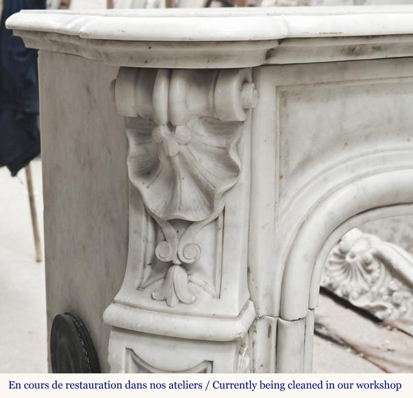 Louis XV style fireplace in Carrara marble decorated with a shell Louis XV style fireplace in Carrara marble decorated with a shell-4