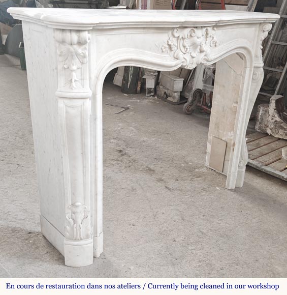 Louis XV style fireplace in Carrara marble with flowering palmette Louis XV style fireplace in Carrara marble with flowering palmette-4