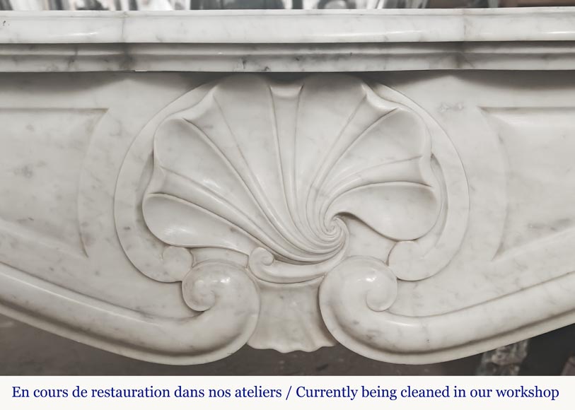 Louis XV style fireplace in Carrara marble, with a spiral shell Louis XV style fireplace in Carrara marble, with a spiral shell-1