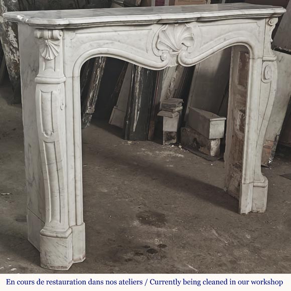 Louis XV style fireplace in Carrara marble, with a spiral shell Louis XV style fireplace in Carrara marble, with a spiral shell-3