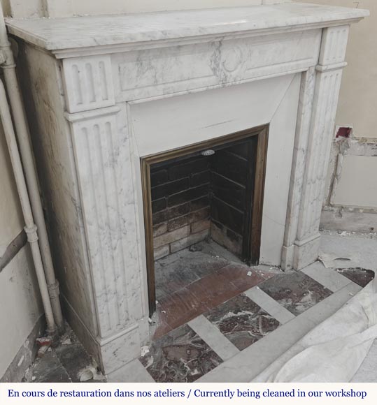 Louis XVI style molded fireplace, in Arabescato marble Louis XVI style molded fireplace, in Arabescato marble-2