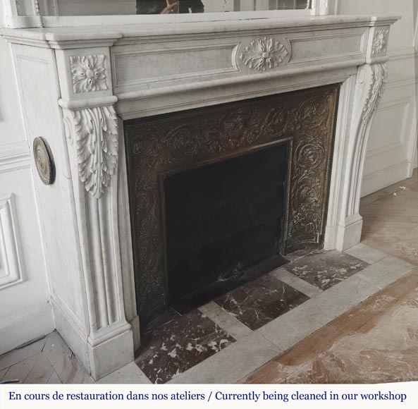 Louis XVI style fireplace with acanthus leaves, in Carrara marble-2