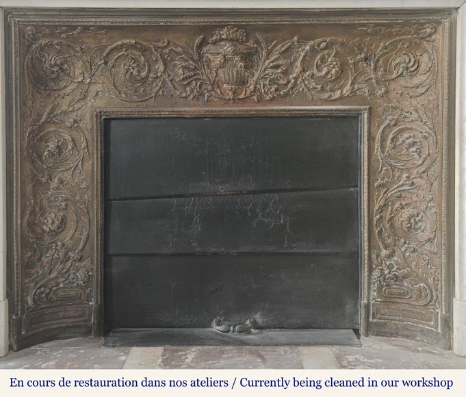 Louis XVI style fireplace with acanthus leaves, in Carrara marble-9