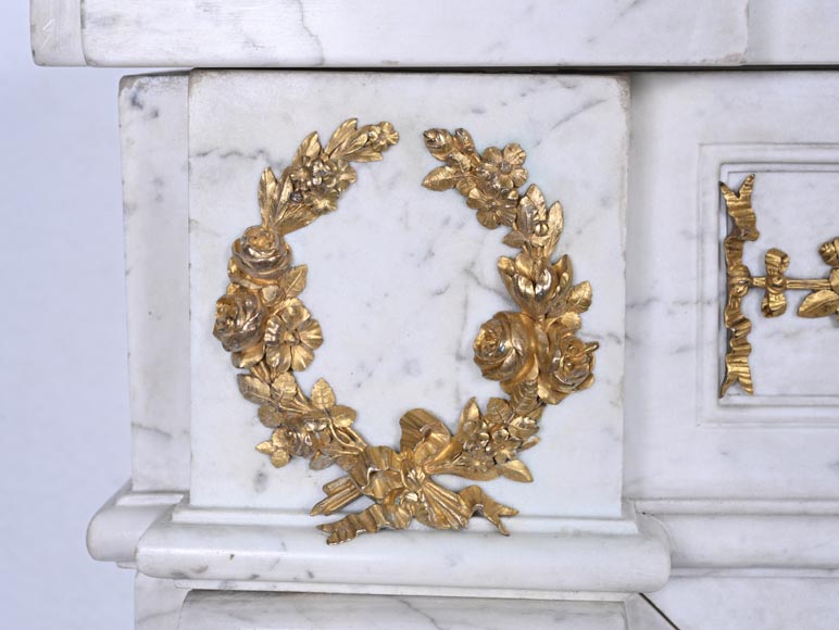 Louis XVI-Style Fireplace in Carrara Marble with Gilt Bronze Decoration Louis XVI-Style Fireplace in Carrara Marble with Gilt Bronze Decoration-4
