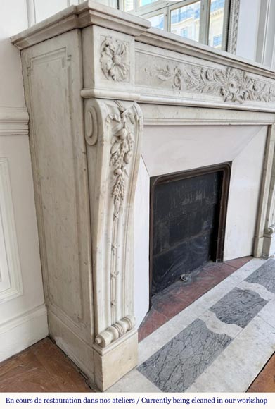 Louis XVI style fireplace in highly sculpted Carrara marble with floral decoration Louis XVI style fireplace in highly sculpted Carrara marble with floral decoration-4