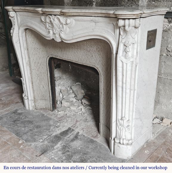 Louis XV style fireplace in Carrara marble, decorated with a palmette Louis XV style fireplace in Carrara marble, decorated with a palmette-7