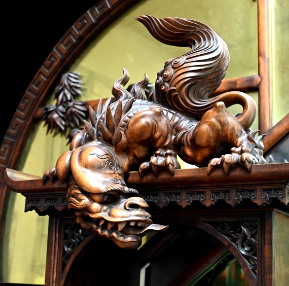 Gabriel VIARDOT (1830-1901) – Japanese-style fireplace in stained sycamore wood, topped with a dragon and an imposing circular mirror Gabriel VIARDOT (1830-1901) – Japanese-style fireplace in stained sycamore wood, topped with a dragon and an imposing circular mirror-4