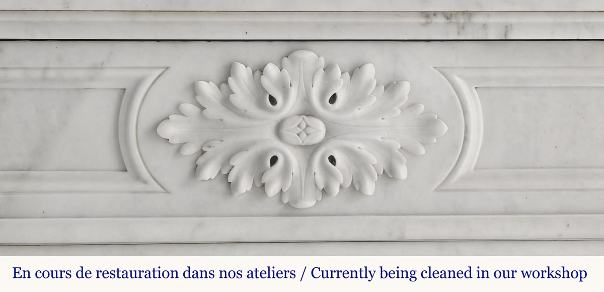 Louis XVI style fireplace in Carrara marble, with rounded corners Louis XVI style fireplace in Carrara marble, with rounded corners-1