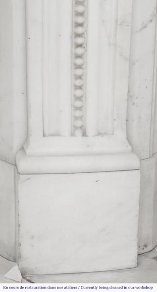 Curved Louis XVI style fireplace with beaded decoration, in semi-statuary marble. Curved Louis XVI style fireplace with beaded decoration, in semi-statuary marble.-7