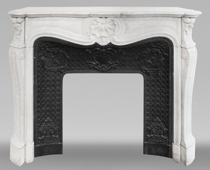 Louis XV style fireplace in Carrara marble, decorated with three shells Louis XV style fireplace in Carrara marble, decorated with three shells-0