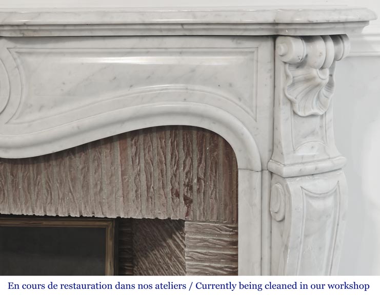 Louis XV style fireplace in Carrara marble, decorated with three shells Louis XV style fireplace in Carrara marble, decorated with three shells-7