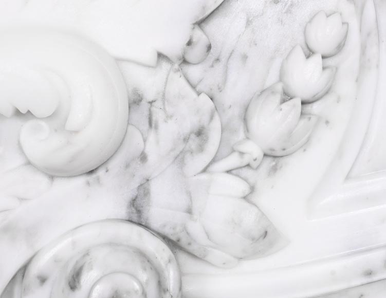 Louis XV style fireplace in Arabescato marble, decorated with an asymmetrical palmette Louis XV style fireplace in Arabescato marble, decorated with an asymmetrical palmette-3