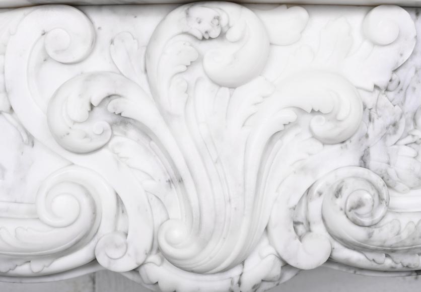 Louis XV style fireplace in Arabescato marble, decorated with an asymmetrical palmette Louis XV style fireplace in Arabescato marble, decorated with an asymmetrical palmette-4