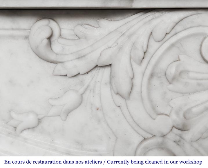 Louis XV style shell-shaped fireplace, in Carrara marble Louis XV style shell-shaped fireplace, in Carrara marble-3