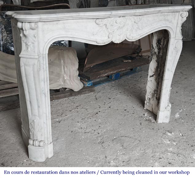 Louis XV style shell-shaped fireplace, in Carrara marble Louis XV style shell-shaped fireplace, in Carrara marble-4