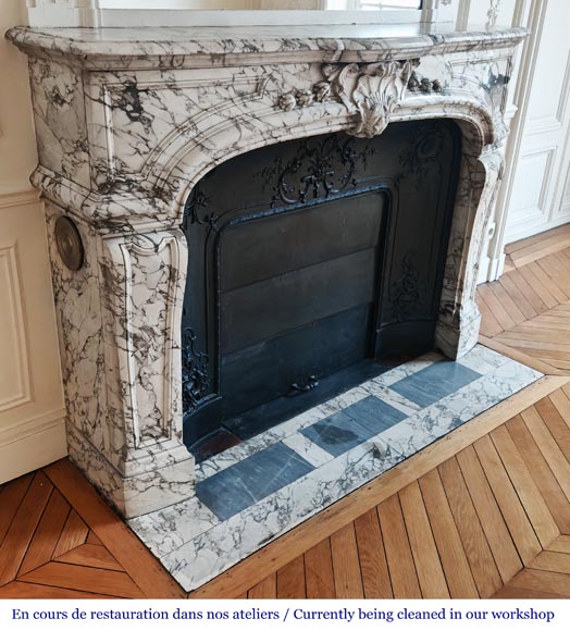 Important Regency-style fireplace adorned with a shell motif, in purple breccia marble-5