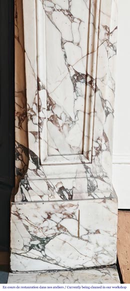 Important Regency-style fireplace adorned with a shell motif, in purple breccia marble-11