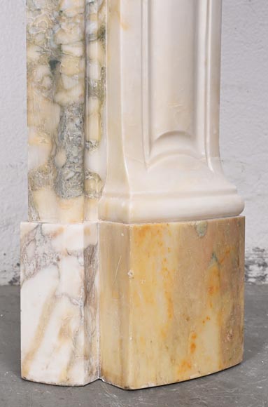 Louis XV style fireplace with three shells in Médou breccia-8