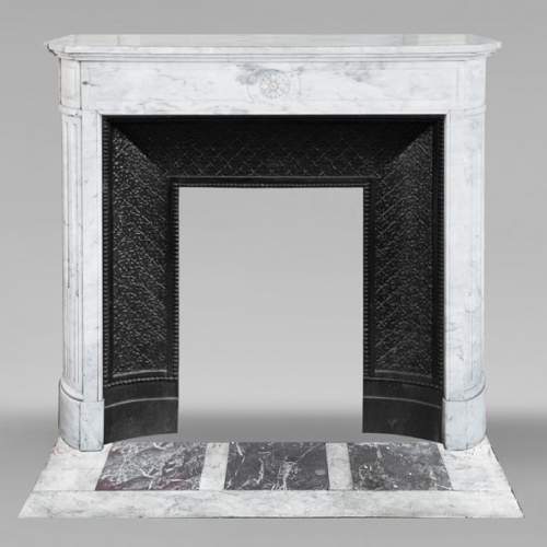 Louis XVI style fireplace in Carrara marble with rounded corners