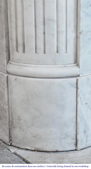 Louis XVI style fireplace in Carrara marble with rounded corners Louis XVI style fireplace in Carrara marble with rounded corners-4