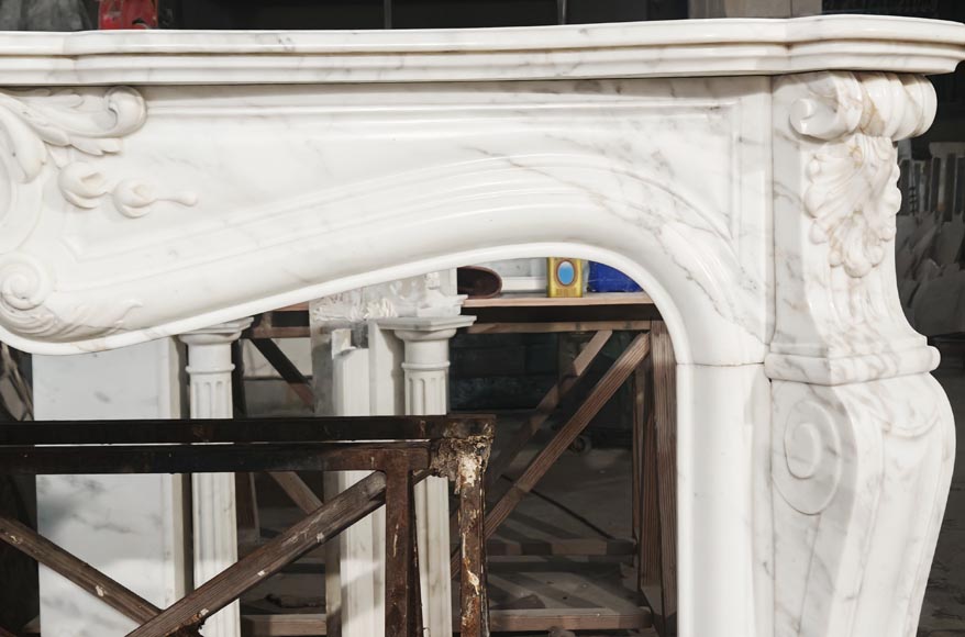 Large Louis XV style fireplace in Arabescato marble, decorated with shells-8