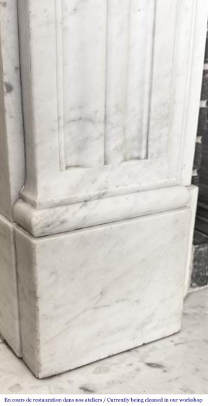 Louis XVI style fireplace in Carrara marble decorated with pearls Louis XVI style fireplace in Carrara marble decorated with pearls-6