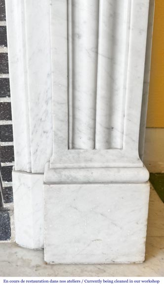 Louis XVI style fireplace in Carrara marble decorated with pearls Louis XVI style fireplace in Carrara marble decorated with pearls-9