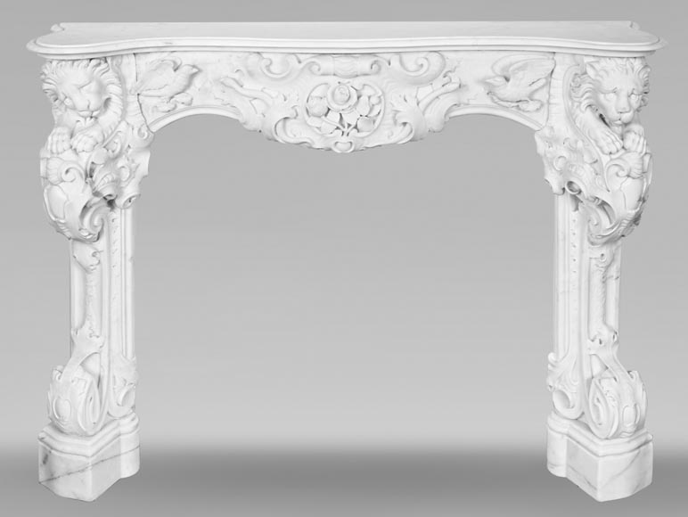 Late 18th-century Venetian fireplace in statuary marble, featuring animal ornamentation-0