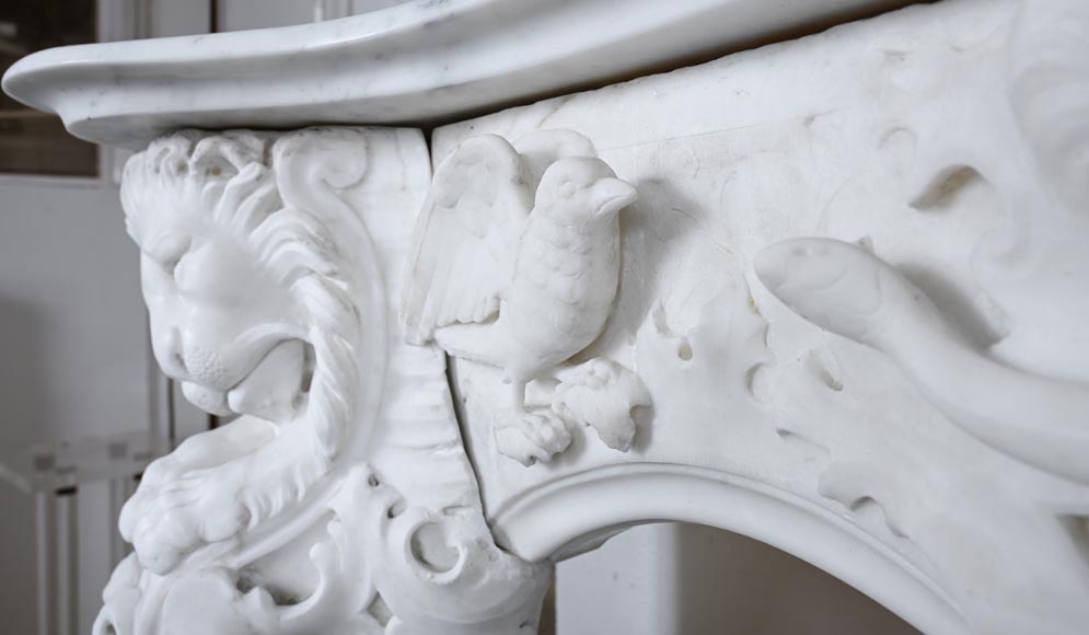 Late 18th-century Venetian fireplace in statuary marble, featuring animal ornamentation-5