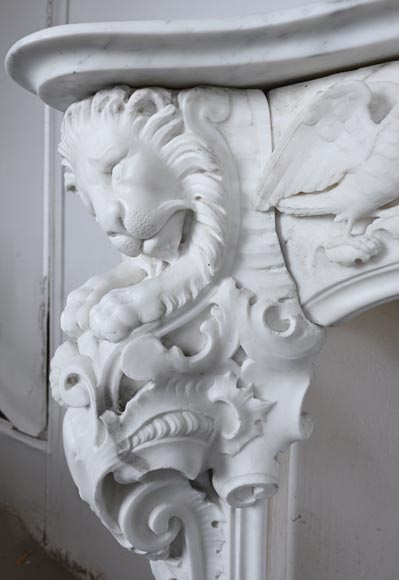 Late 18th-century Venetian fireplace in statuary marble, featuring animal ornamentation-6